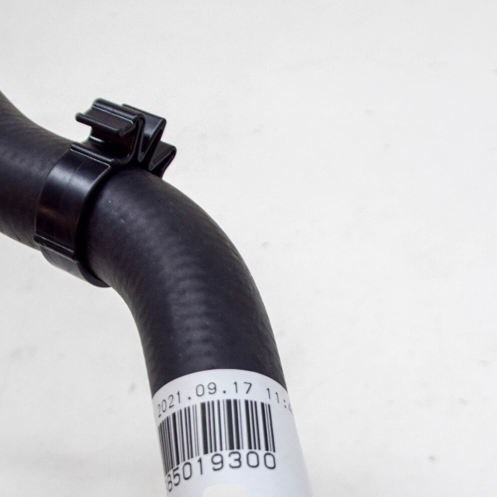MB GLC X253 Radiator Lower Coolant Return Hose A2385019300 NEW 