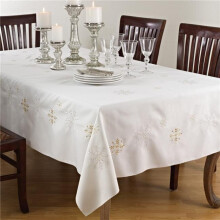Saro Lifestyle 116.I7090B 70 x 90 in. Snowflake Design Tablecloth, Ivory