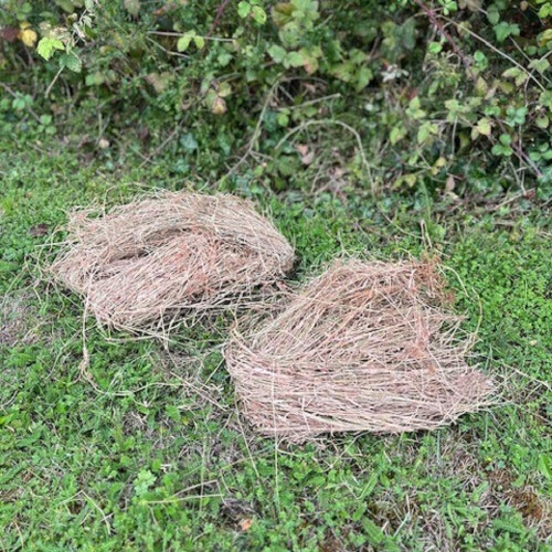 Selections Hedgehog House Nesting Straw Bedding Material 300g 2