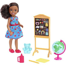 Barbie Royal Doll with Purple-High-Lighted Fantasy Hair Type de corps Accessoires colors et jupe  imprim papillon