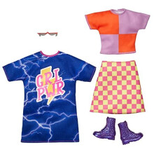 Barbie Fashions Set de mbracaminte cu 2 pachete Set 2 ?inute papu?e includ cama?a blocata de culori cu fusta cu fusta cu verigheta GRL PWR Rochi