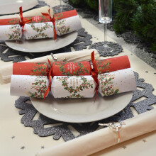 Pack Of 8 Premium Christmas Crackers Traditional Red & White Eco Friendly Luxury Xmas