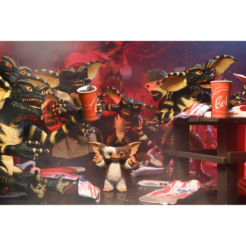 NECA Gremlins 1984 Figure Accessory Pack 10 piece set - Plush Soft Toy 2