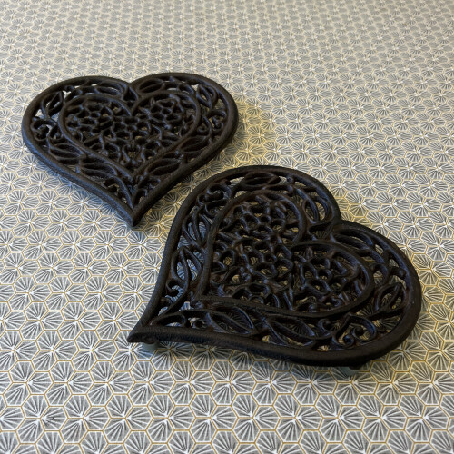 Selections Cast Iron Heart Shaped Trivet (Pack of 2) 1