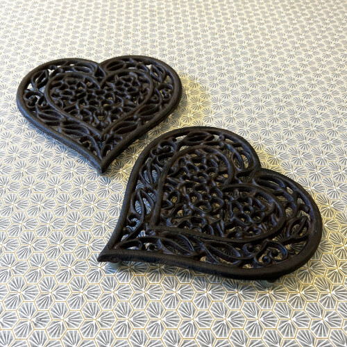 Selections Cast Iron Heart Shaped Trivet (Pack of 2) 2