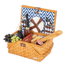 LIVIVO 4-Person Traditional Wooden Picnic Hamper