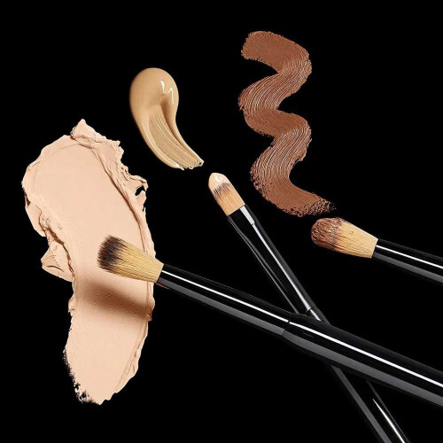 Illamasqua  Flat Concealer Brush 1