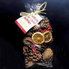 Fragranced Pine Cones Cinnamon Scented & Berry Pot Pourri By Milford