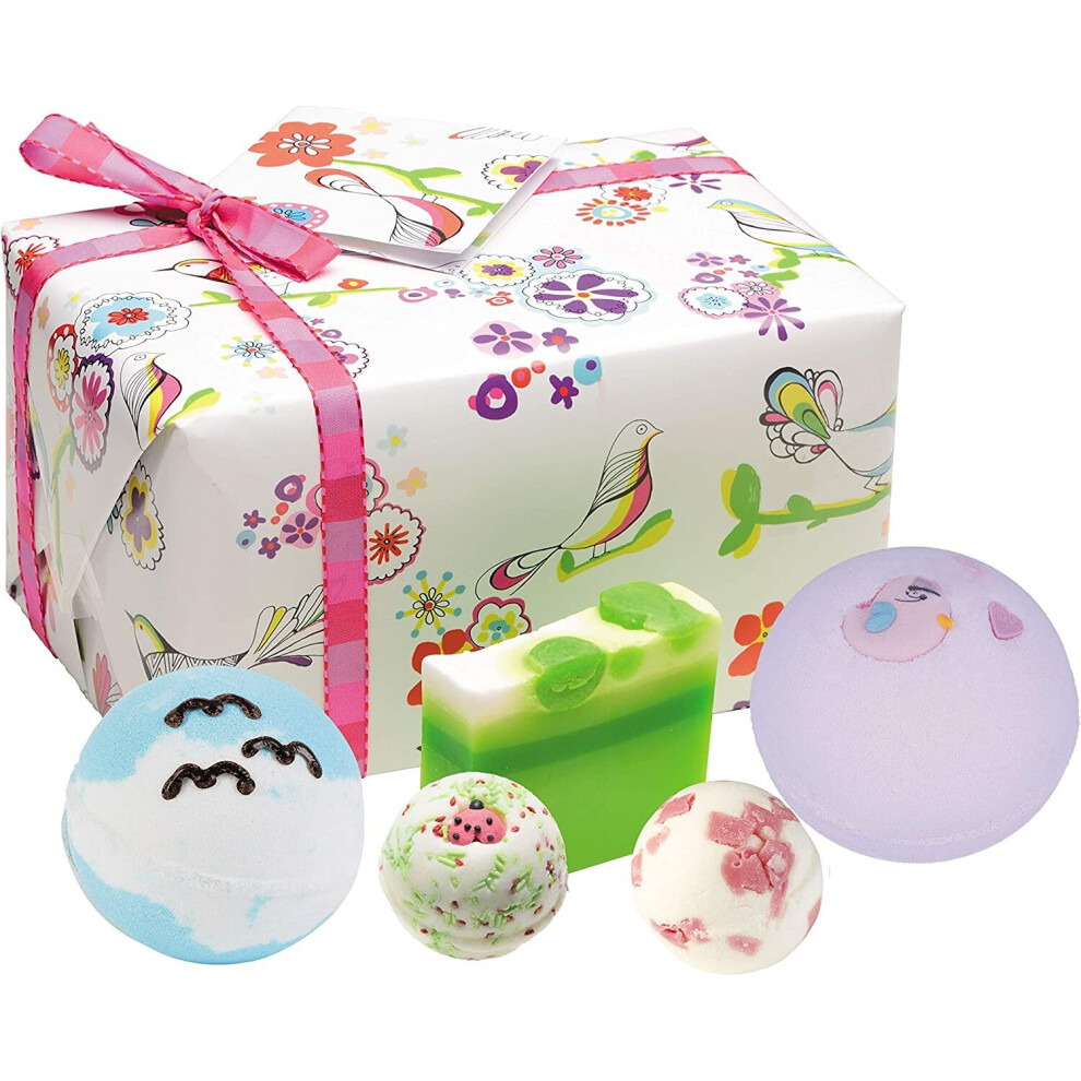 Bomb Cosmetics Three Little Birds Handmade Wrapped Bath and Body Gift Pack, Contains 5-Pieces, 480 g [Contents/Packaging May Vary]