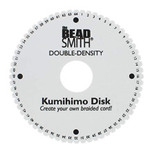 Die runde Kumihimo-Scheibe von Beadsmith, 6 Zoll Durchmesser, 0,75 (20 mm), dicker, doppelt dichter Schaumstoff, 64 nummerierte Schlitze, Schmuckwerk