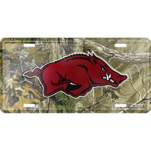 212 Main MC50105 6 x 12 in. Arkansas Razorbacks Woodland Metal License Plate