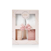 The Kind Edit Co Signature Slipper Set - Pair of Slippers, 150ml Body Wash, 100g Bath Salts