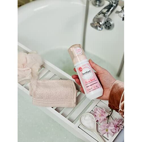 Femfresh Nourrir Hydratation et Confort 150ml 1