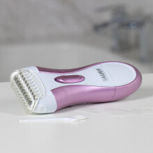 Bauer Professional 38730 Soft & Smooth Lady Shaver - Battery Operated, Wet & Dry, Curved Foil Head and Bikini Trimmer, Stainless Steel Blades