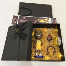 (20.5cm) Lakers No.6 James Figure Figurine