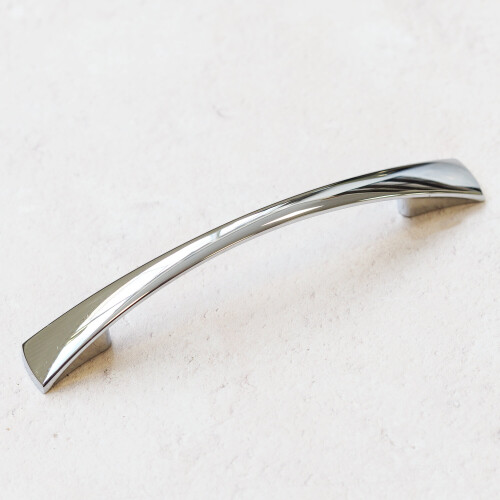 96mm Polished Chrome Kitchen Bow Cabinet Handle - 135mm Length, 25mm Projection
