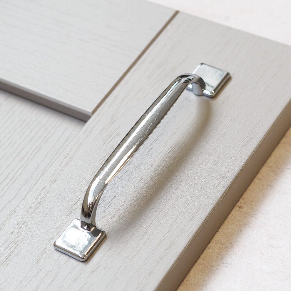128mm Polished Chrome Traditional Shaker D Kitchen Handle