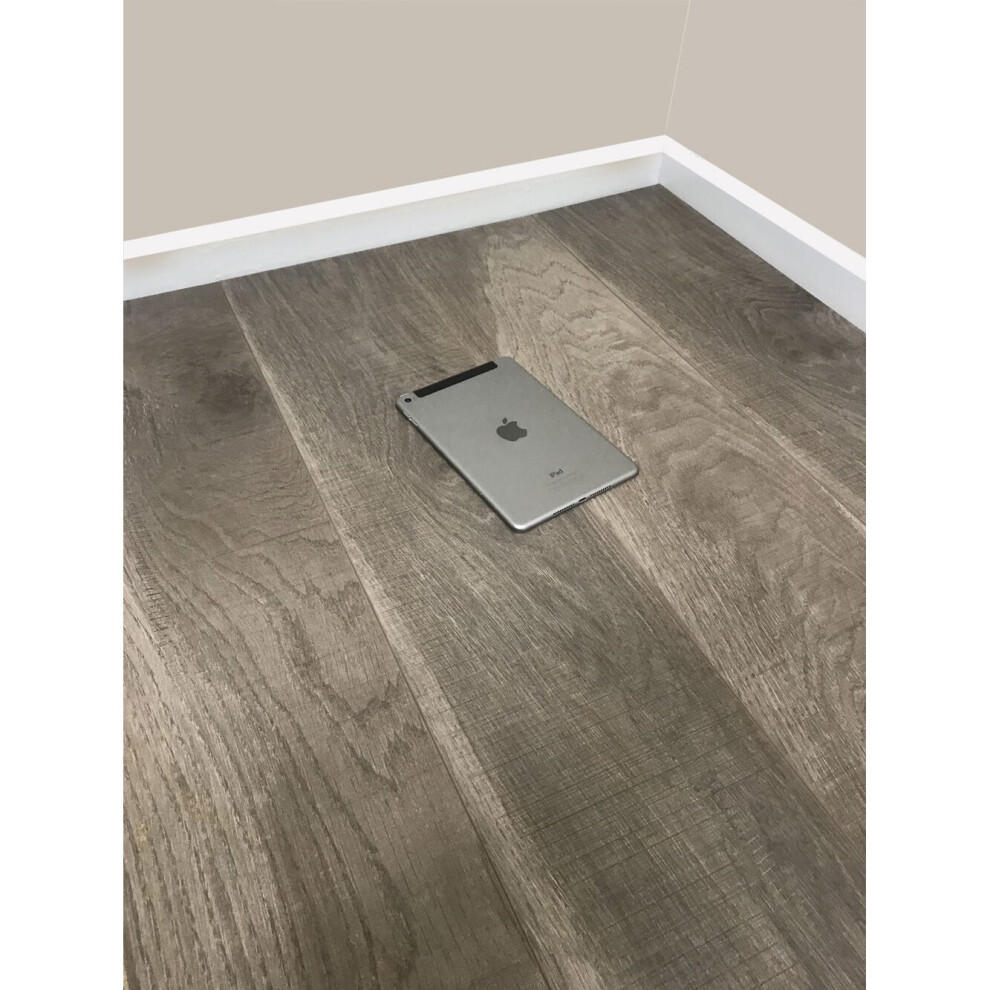 (Modern Chestnut) ROYALE 8mm Laminate Flooring - Technology To Help Prevent Stains & Impact - 1m2 Pack Size - Modern Flooring - Various Colours