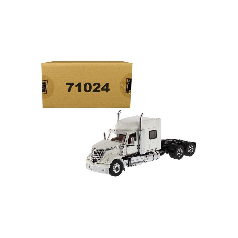 Photos - Toy Car Diecast Masters 71024 International LoneStar Sleeper Cab Truck Tractor 1 by 50 Diecast Model, White