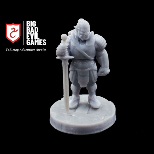 Hobgoblin Miniature | goblinoid leader carrying a great sword 1