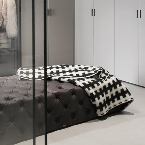 Black White Blanket Sofa Office Blanket Cross Pattern Air Conditioner Blanket 2