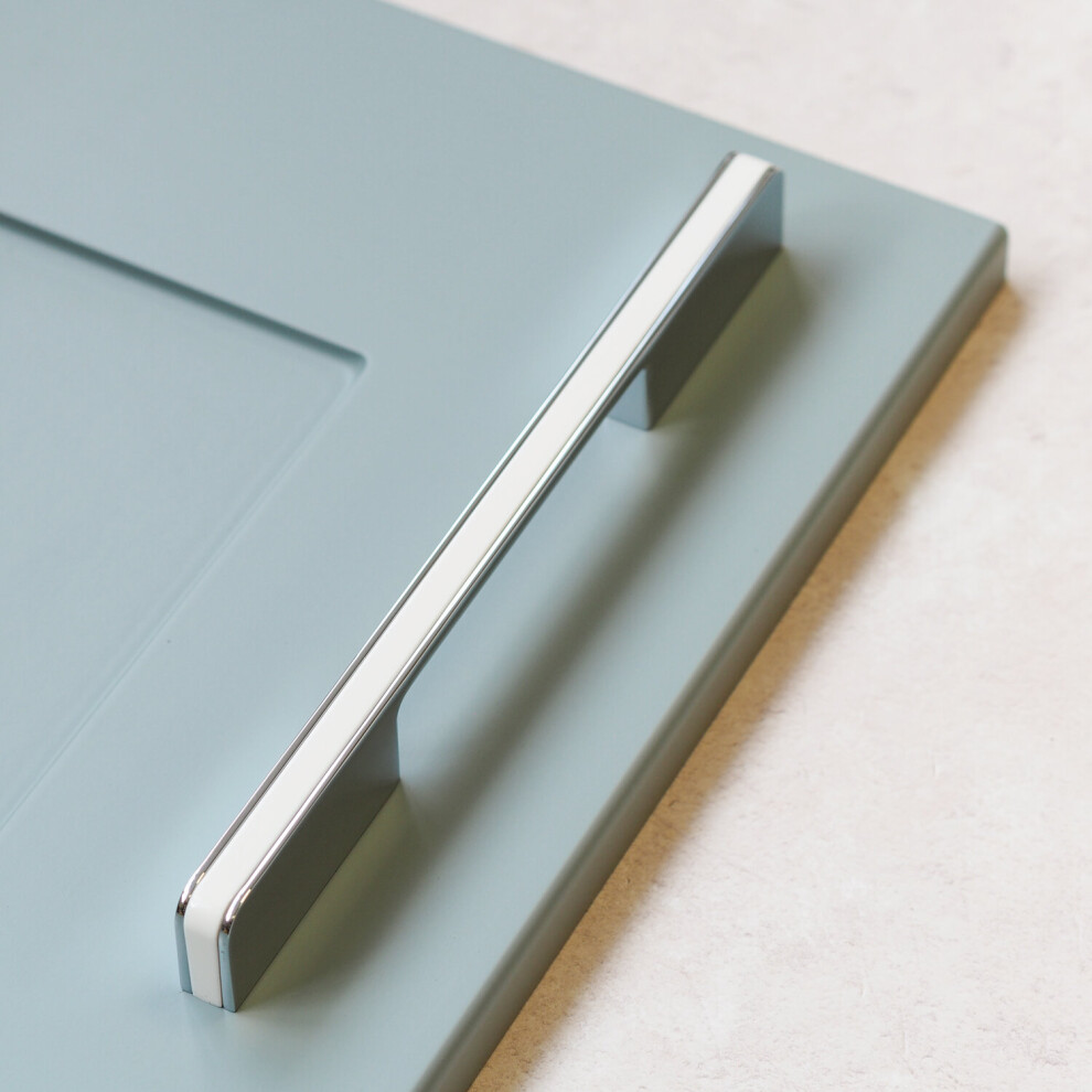 Gloss White & Polished Chrome D Handle 160Mm 5060796703061