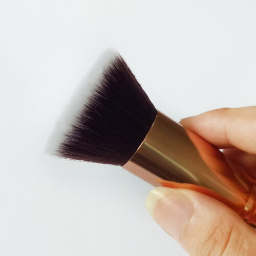 Flat top foundation brush large facial brush 1