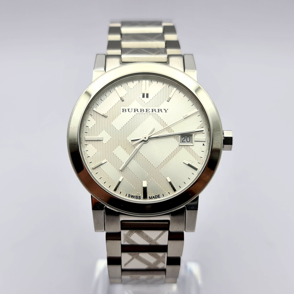 NEW GENUINE BURBERRY BU9037 SILVER THE CITY ENGRAVED UNISEX WATCH
