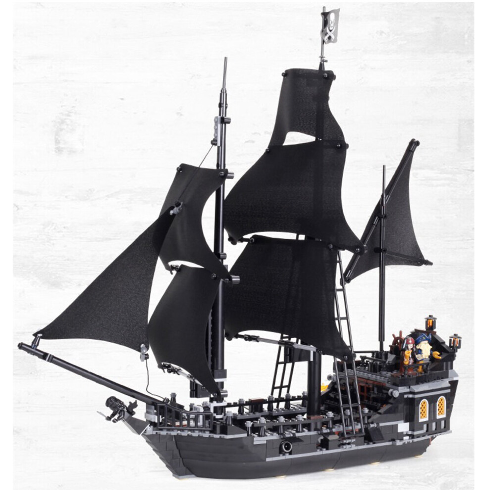 (Black Pearl) Pirates of the Caribbean Ship Black Pearl Queen Anne Building Blocks Assembled Toy Model