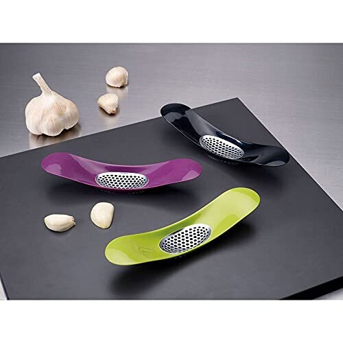 Joseph Joseph 20062 Rocker Garlic Crusher Green24 2