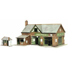 B32 Superquick Country Garage with Petrol Pump 172 OOHO Card Model Kit