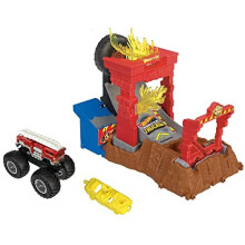 Hot Wheels Monster Trucks Arena Smashers 5Alarm Fire Crash Challenge Playset with 5Alarm Toy Truck and 1 Crushable Car HNB90