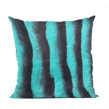 Plutus Brands PBSF2332-P-1818-DP 18 x 18 in. Wild Ocean Animal Faux Fur Luxury Throw Pillow, Teal & Black