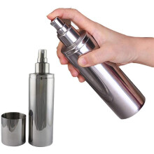 Oil Spray Oil Spray. Olive Oil Drainer Oil / Dressing Dispenser Sauce Spray. Bottle of BBQ Oil. Food. Salad. Soy Sauce # 3