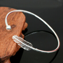 (Angel Feather) 925 Sterling Silver Ladies Round Beaded Feather Bracelet Angel Bangle Jewellery
