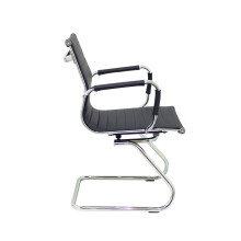 Confidante Madroño chair skate similskin Black