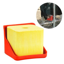 1PCS Cattle Sheep Licking Brick Box Plastic Red Feed Salt Brick Thick Type Licking Block Box Farm livestock Device Tools Durable