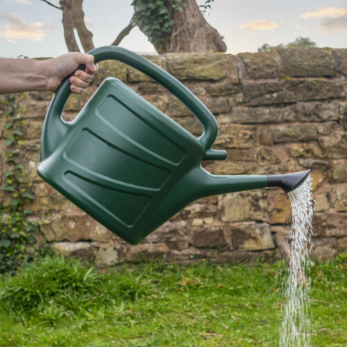 (Green, 7L) Plastic Watering Can 1