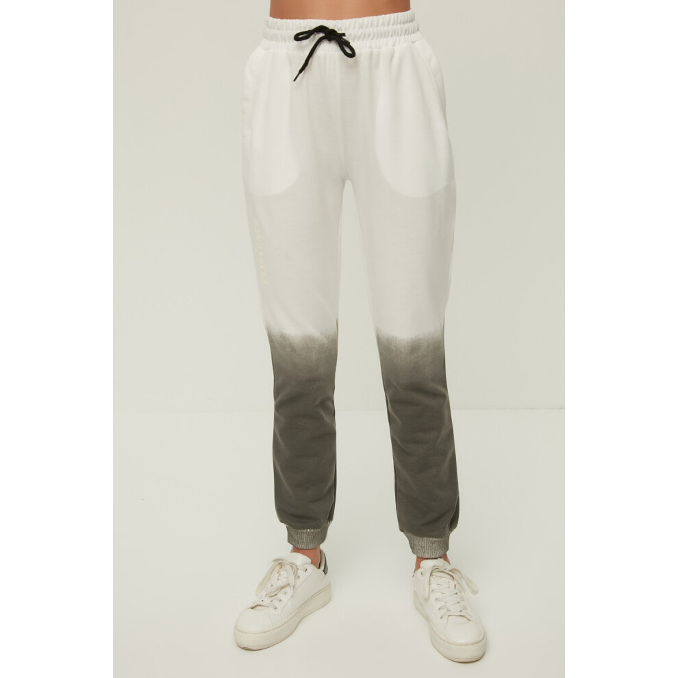 Beige Batik Decorated Basic Jogger Slim Knitted Sweatpants TWOAW22EA0374-image-OPC-PBQZJJH-NEW