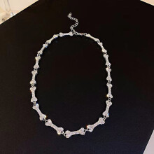 Skull Bones Rhinestone Necklace Three-Dimensional Necklace T Buckle Ins Vintage Women Short Clavicle Chain