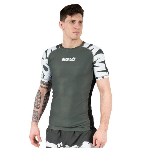 (X-Large) SCRAMBLE BAKA SHORT SLEEVE RASH GUARD - KHAKI 1