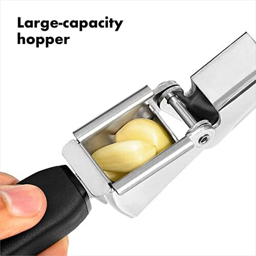 New OXO Good Grips Garlic Press 2