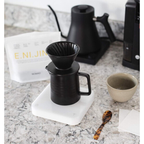 500ml Handmade Ceramic Pour-Over Coffee Set with Black V60 Dripper & Decanter 2