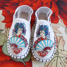 Chinese Traditional Embroidered Flats Shoes Women Classic Embroidery Womens Loafers Breathable Slip On Shoes Women Espadrilles