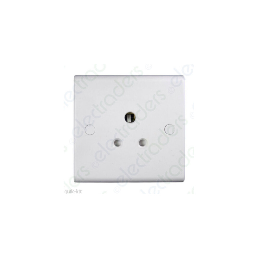 Deta S1331 Unswitched Round Pin Socket - 5 Amp 5029163113315