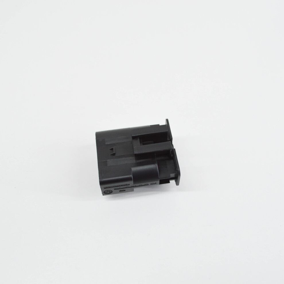 MERCEDES-BENZ C W204 Plug Housing A0565453828 NEW GENUINE on OnBuy