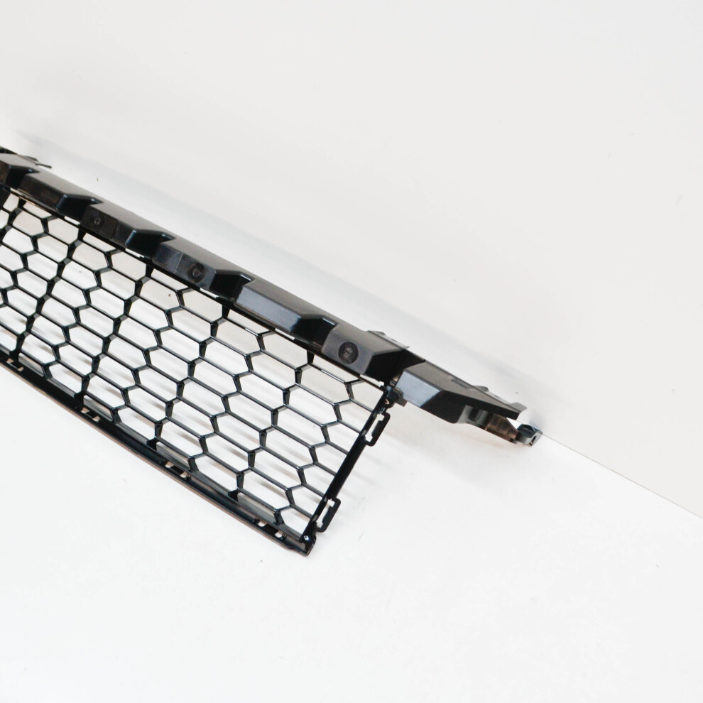 BMW X4 F98 Front Center Bumper Lower Grille 8082773 51118082773 