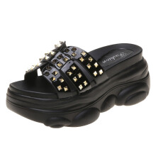 Flip Flops Women Slippers High Heels Platform Shoes Comfortable Wedges Beach Shoes Rivet Sandals Summer Chunky Shoes Woman