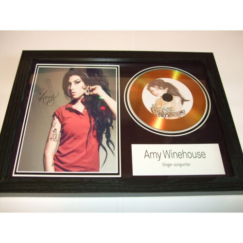 amy winehouse signed disc display