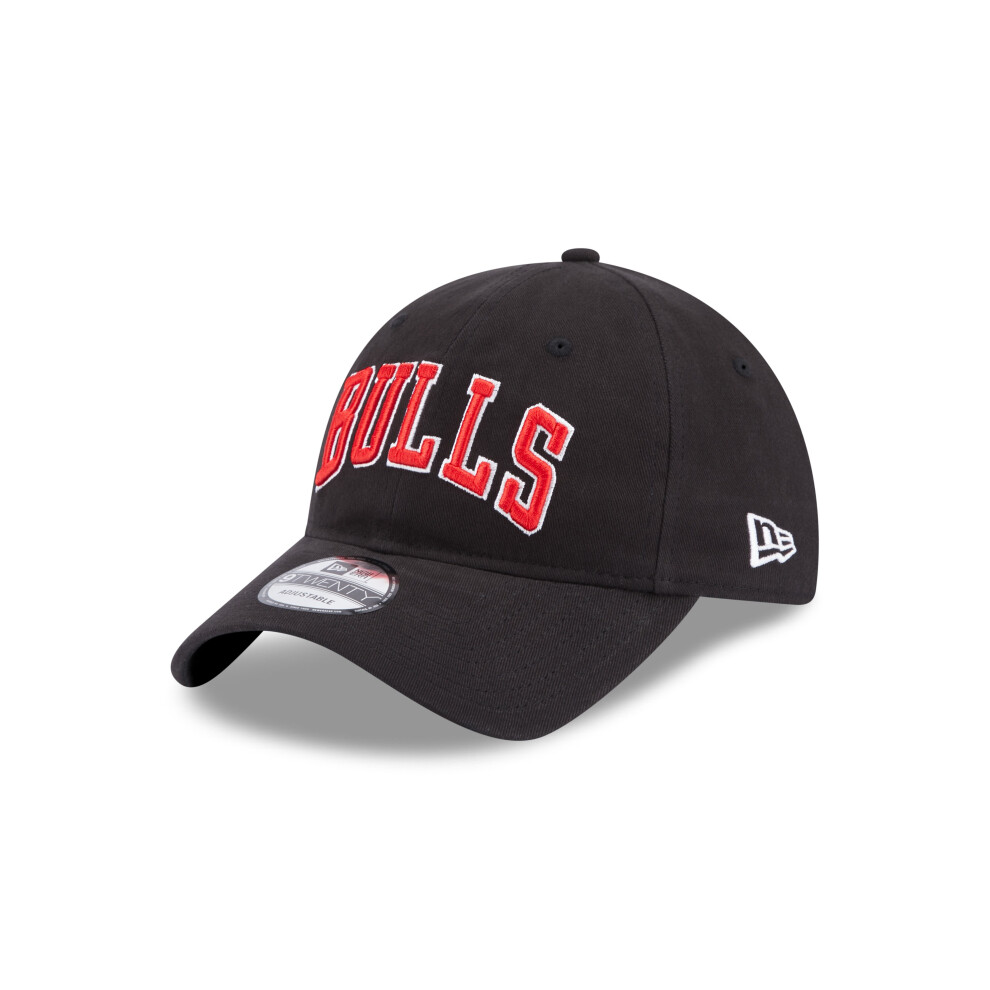 New Era Mens Team Script 9Twenty Adjustable Cap ~ Chicago Bulls black